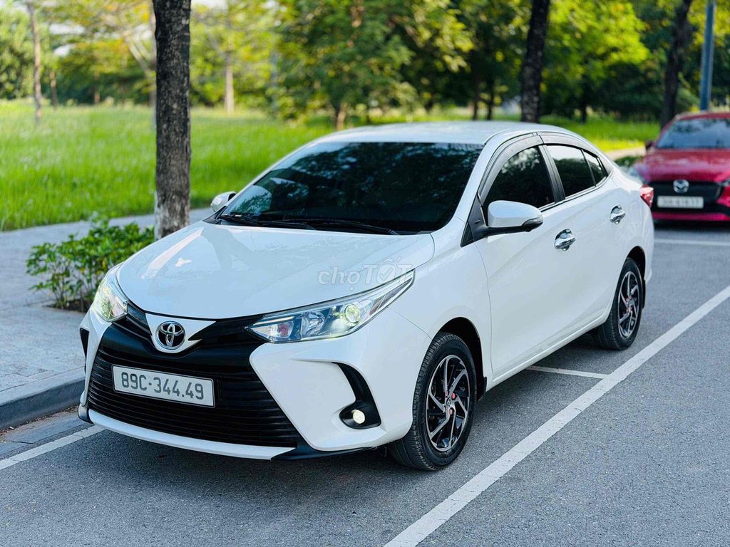 Toyota Vios E CVT 2022 белый 50000 км
