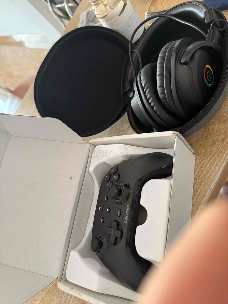 tay cầm chơi game vs tai nghe game gg. Mua bán Thiết bị chơi game tại Thành phố Buôn Ma Thuột Đắk Lắk được đăng bởi nguyễn anh dũng hình 1