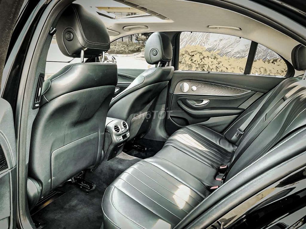 Mercedes E250 2018 mỗi năm đi 6000km — Chất xe cọp. Mua bán Ô tô tại Quận 7 Tp Hồ Chí Minh được đăng bởi Nguyễn Hoàng Vũ hình 8