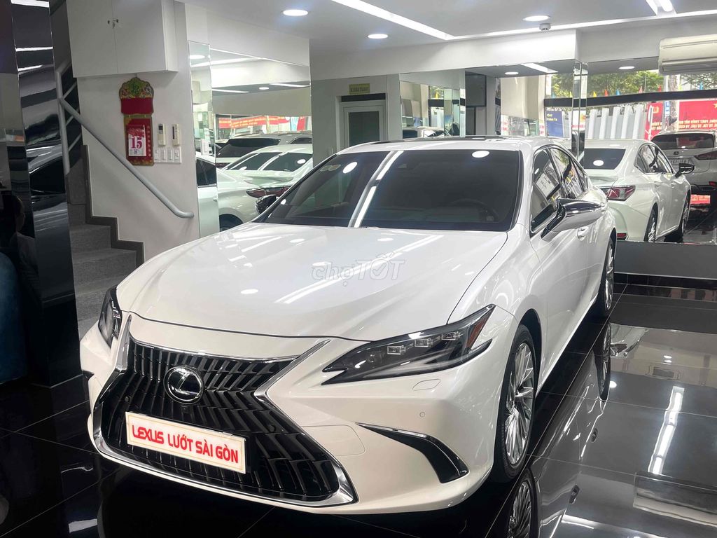 Lexus ES 2023 300h - 20000 km. Mua bán Ô tô tại Quận 1 Tp Hồ Chí Minh được đăng bởi Phan Quốc Lexus hình 2