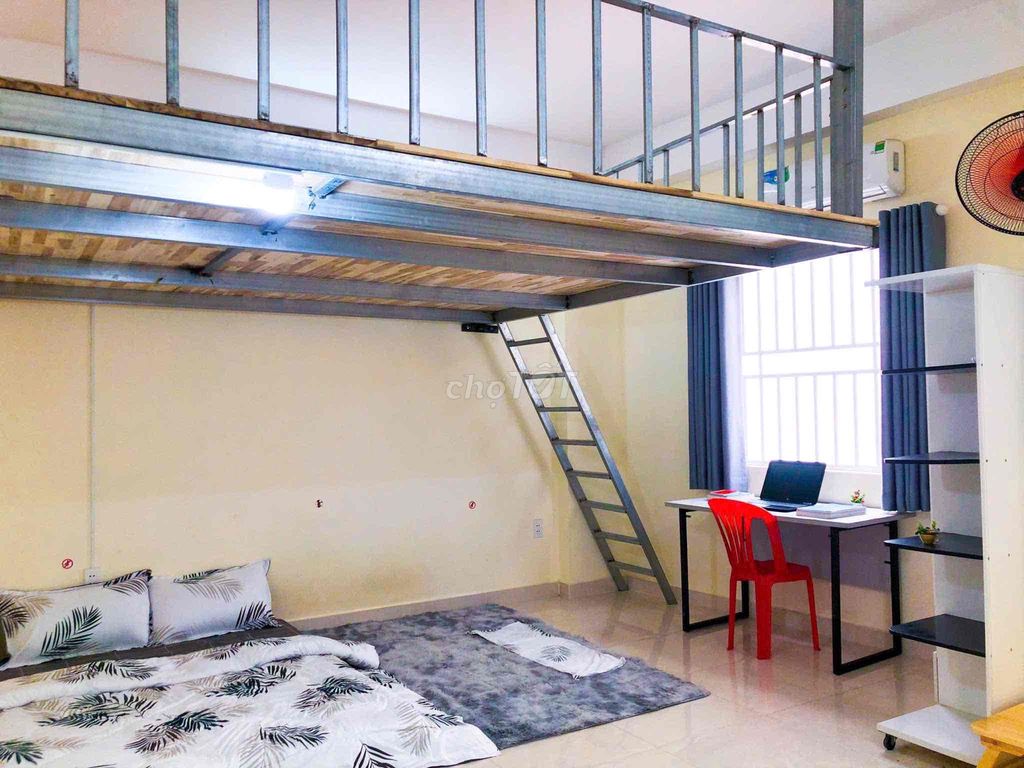 Phòng trọ có gác cao 40m2 có ban công full nội thất gần chợ Bà Chiểu