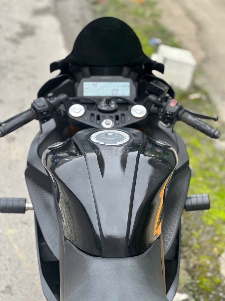 Yamaha R15V3 2023 cực đẹp có trả góp trao đổi ✅. Mua bán Xe máy tại Quận Thanh Xuân Hà Nội được đăng bởi Phú Lý hình 3