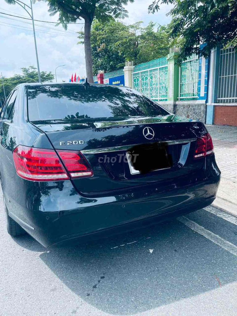 Mercedes-Benz E 200 Đen 5 chỗ. Mua bán Ô tô tại Huyện Hóc Môn Tp Hồ Chí Minh được đăng bởi Trần Minh Tiến hình 4