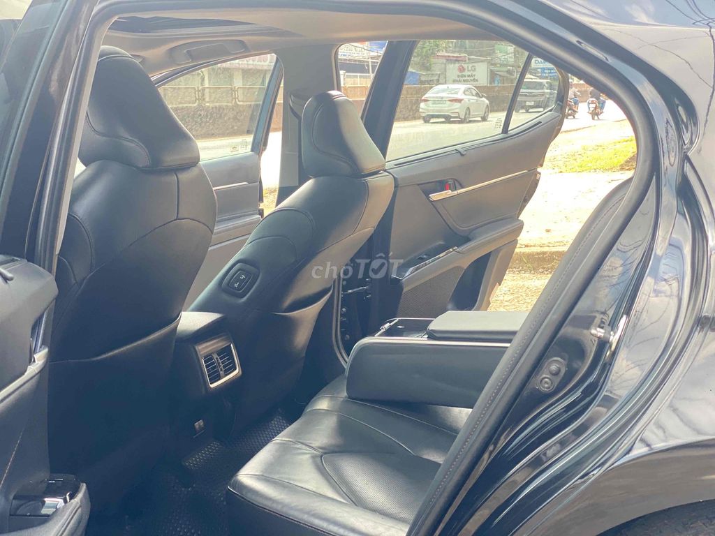 Toyota Camry 2019 2.5 Q. Mua bán Ô tô tại Thành phố Long Khánh Đồng Nai được đăng bởi Mr hiếu hình 6