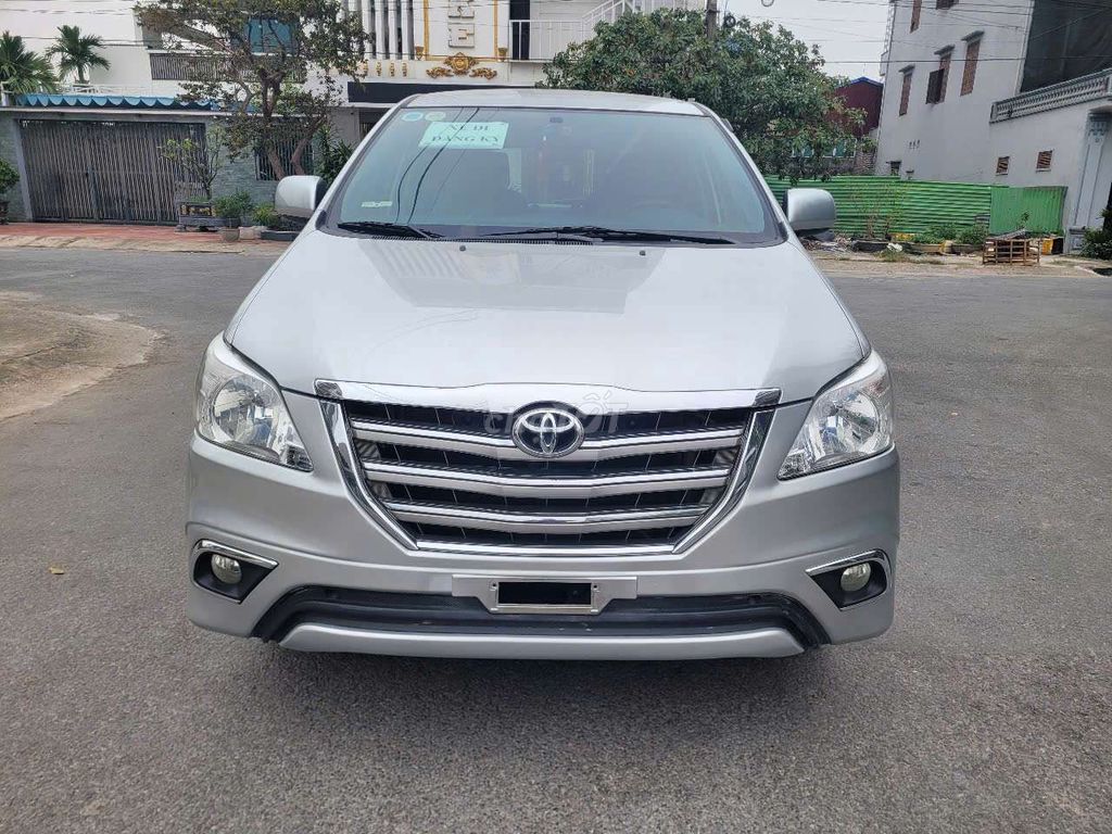 Toyota Innova 2014 V - 100000 km