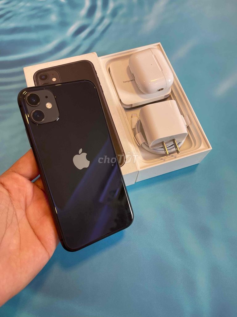 iPhone 11 128G Đen QTế Zin Full Đang Xài Ngon