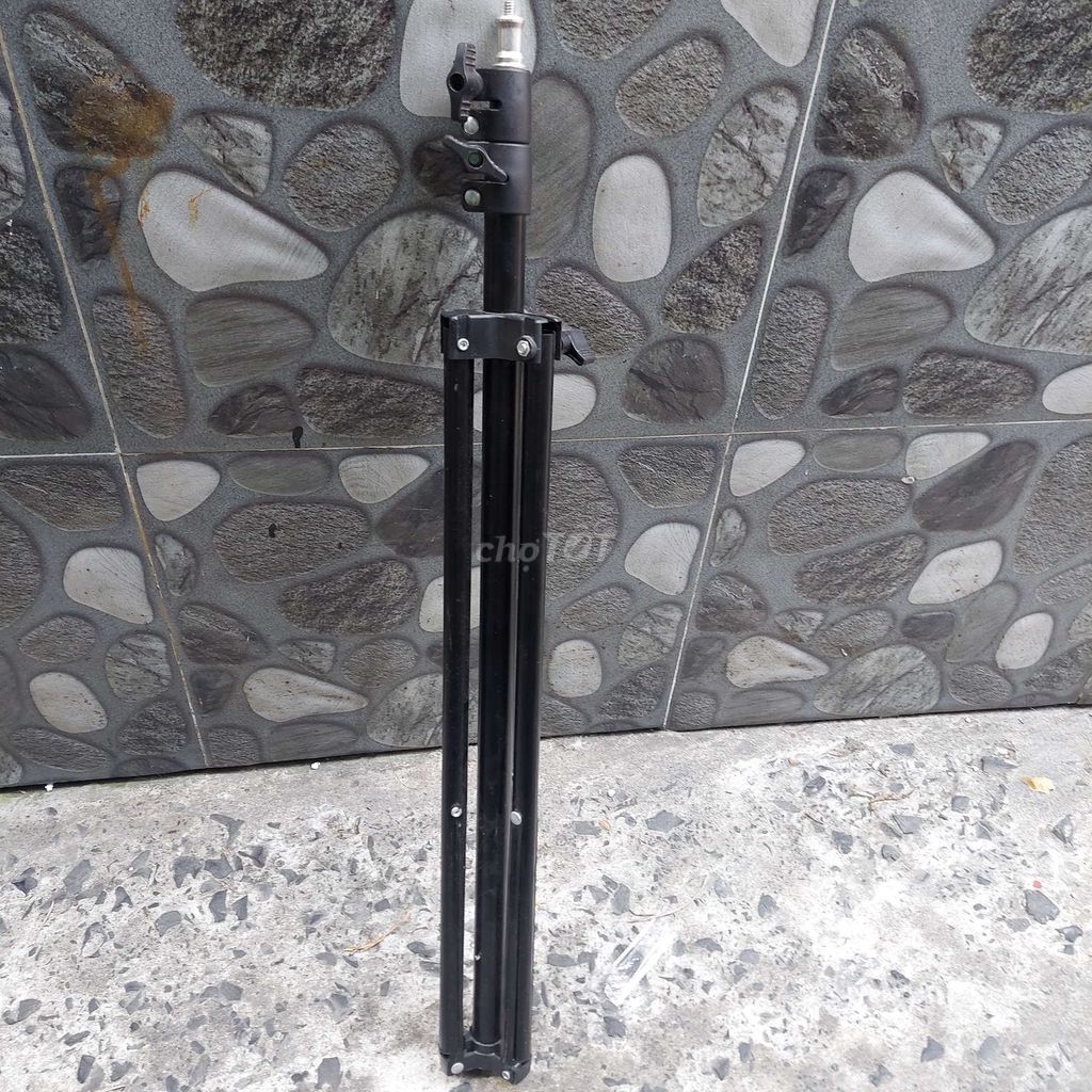 Chân máy ảnh Kim loại Đen 1m5. Mua bán Máy ảnh, Máy quay tại Quận 4 Tp Hồ Chí Minh được đăng bởi Mr Sỹ hình 1