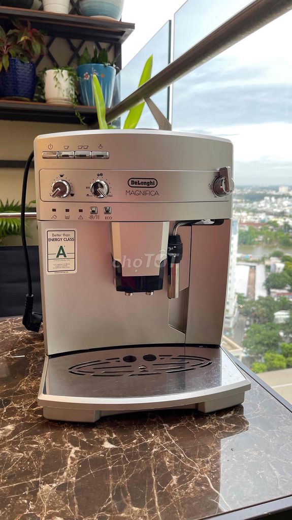 Máy pha cà phê Delonghi. Giá gốc 24.35tr. Mới 99%.