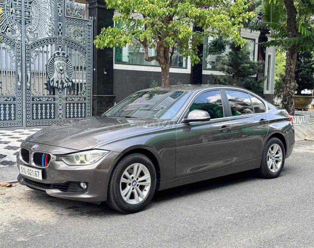 BMW 320i 2014 Серый 66.000 км