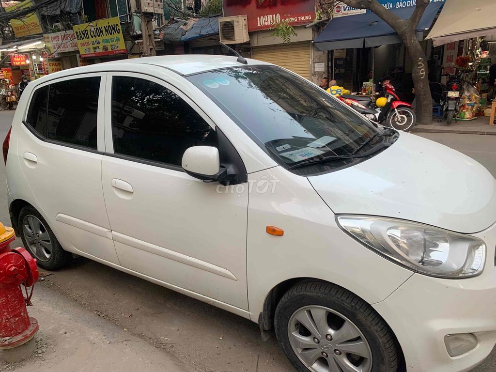 Hyundai  i10 2011 - 99300 km. Mua bán Ô tô tại Quận Hoàng Mai Hà Nội được đăng bởi Chị Diệp  hình 3