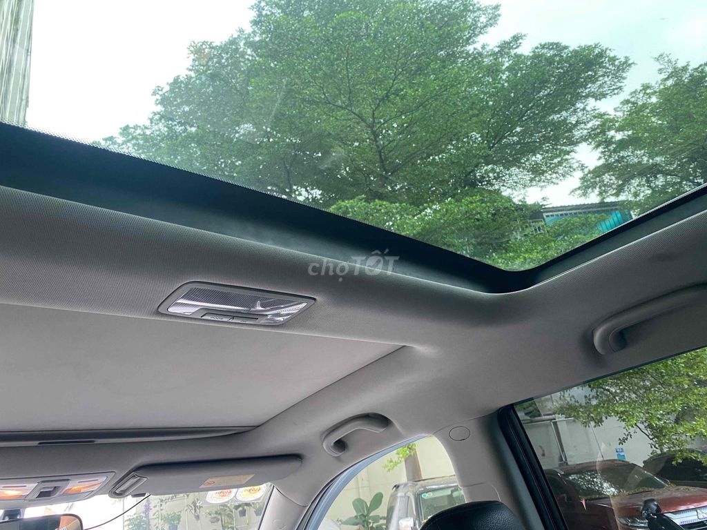 Kia Sorento 2010 - 64000 km. Mua bán Ô tô tại Thành phố Dĩ An Bình Dương được đăng bởi Trung tâm xe qua sử dụng Di An Ford hình 2