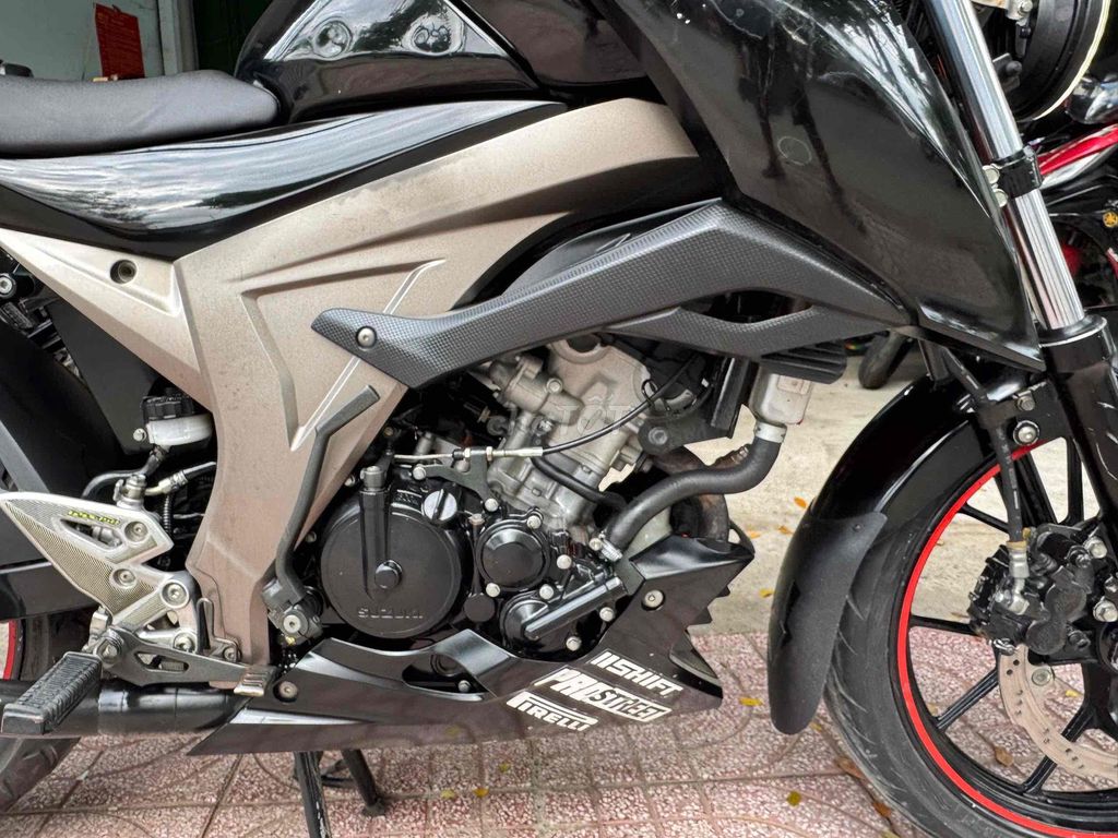 Suzuki Gsx S150 2017 máy zin biển thành phố. Mua bán Xe máy tại Huyện Bình Chánh Tp Hồ Chí Minh được đăng bởi Phong Vũ hình 8