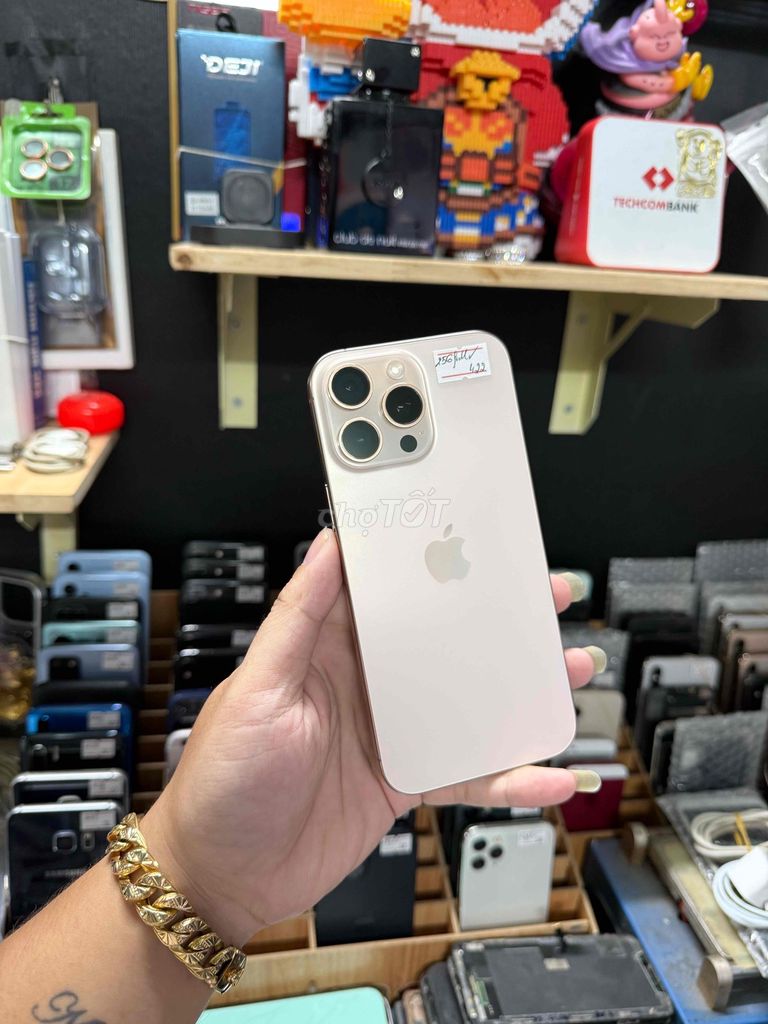 Apple iPhone 16 Pro Max 256GB Vàng. Mua bán Điện thoại tại Quận Bình Thạnh Tp Hồ Chí Minh được đăng bởi SyTuan hình 1