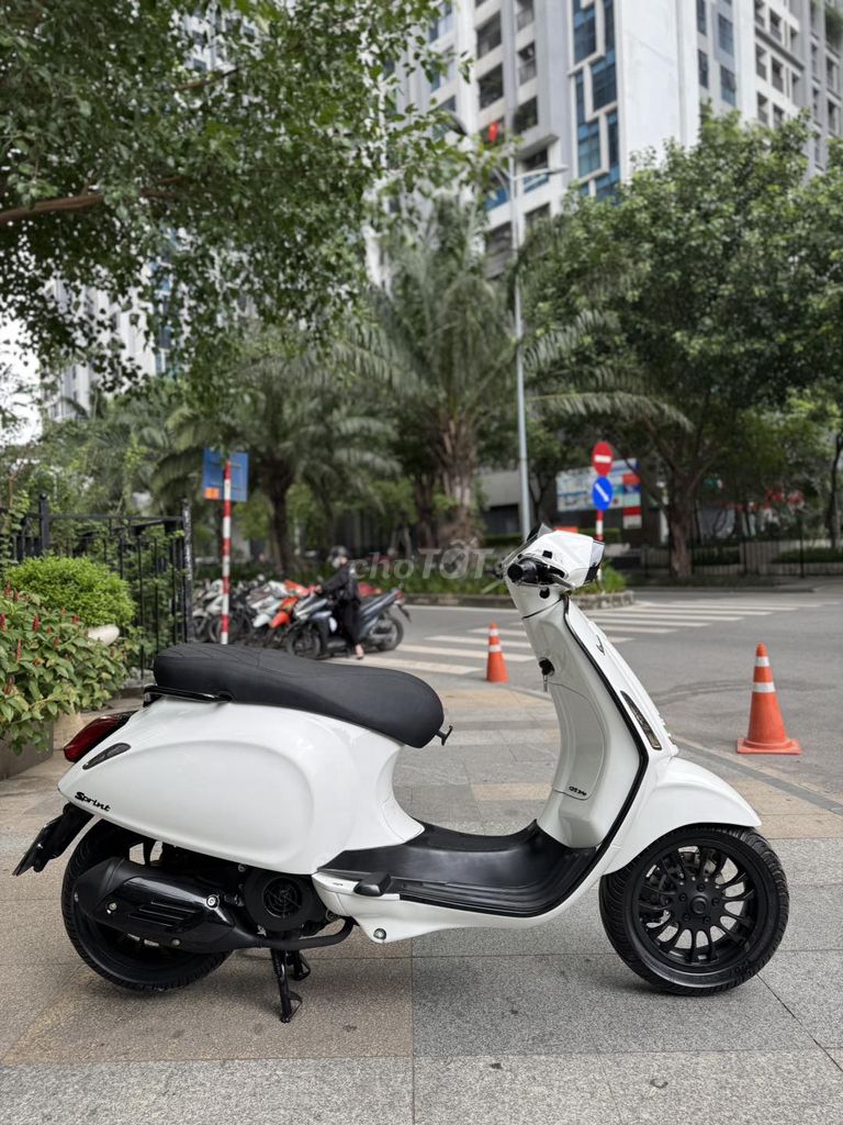 VESPA SPRINT tặng cặp dầu, gương, thảm trải sàn. Mua bán Xe máy tại Quận Cầu Giấy Hà Nội được đăng bởi minh khang hình 5
