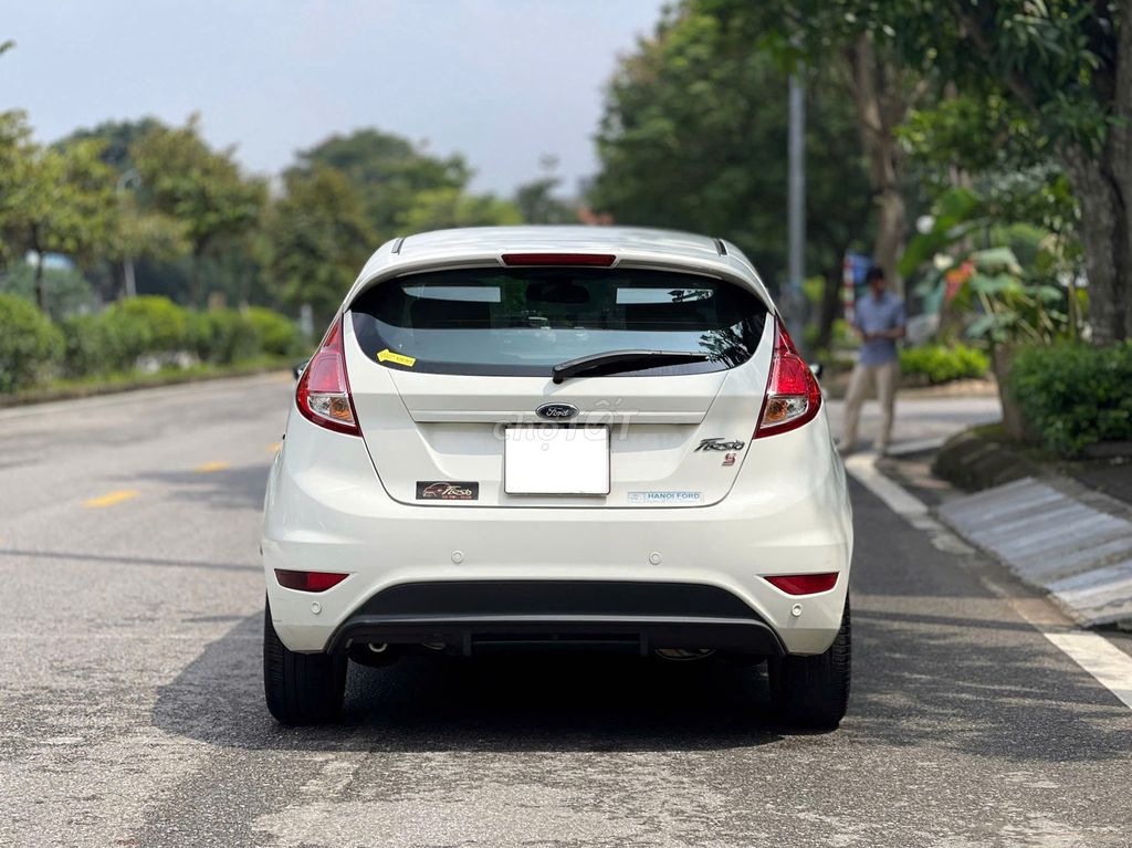Ford Fiesta Sport 2016. Mua bán Ô tô tại Quận Long Biên Hà Nội được đăng bởi Long Biên Cars hình 3