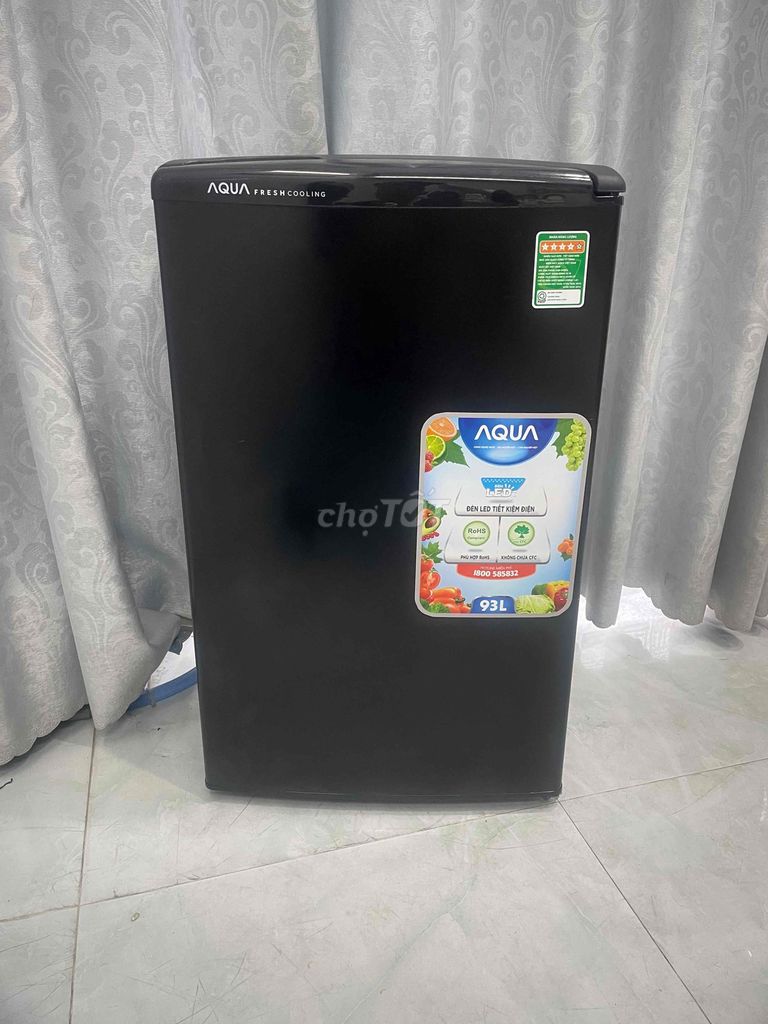 Tủ lạnh mini AQUA đen 90l sạch đẹo y hình