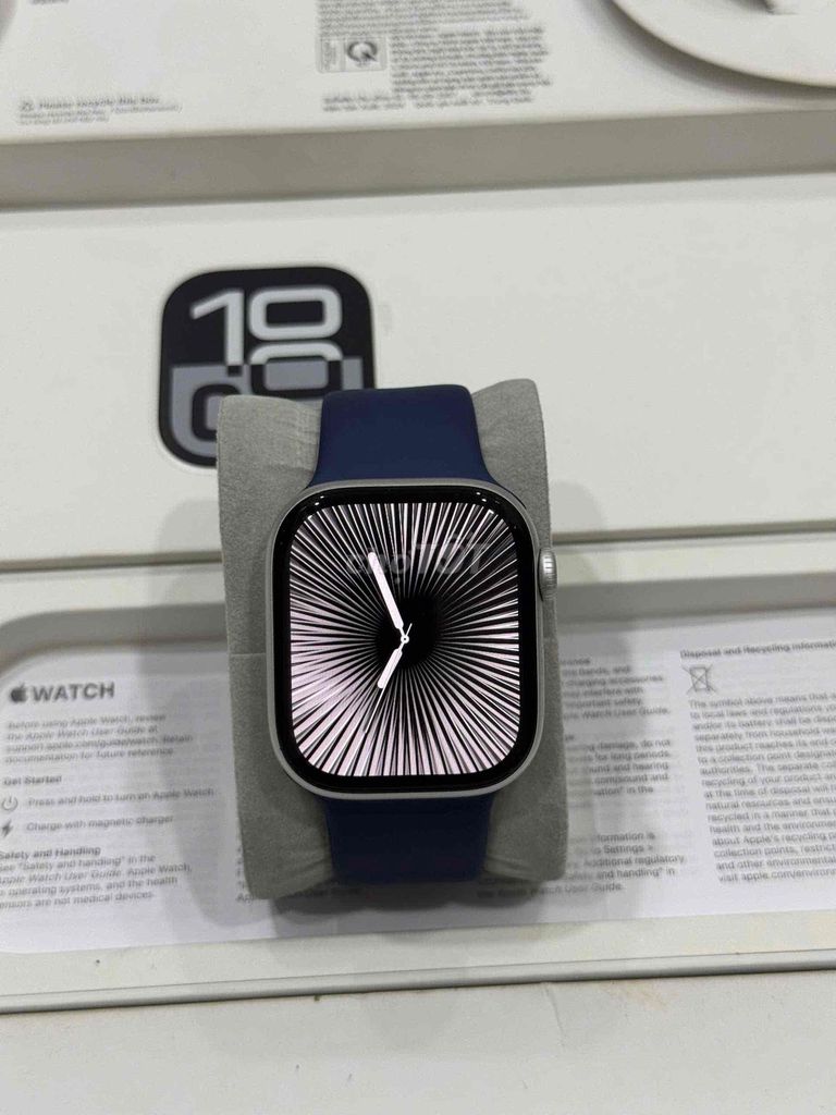 Nữ dùng pass Apple Watch 10 Bạc. Mua bán Thiết bị đeo thông minh tại Huyện Hòa Vang Đà Nẵng được đăng bởi Khánh Hương hình 1