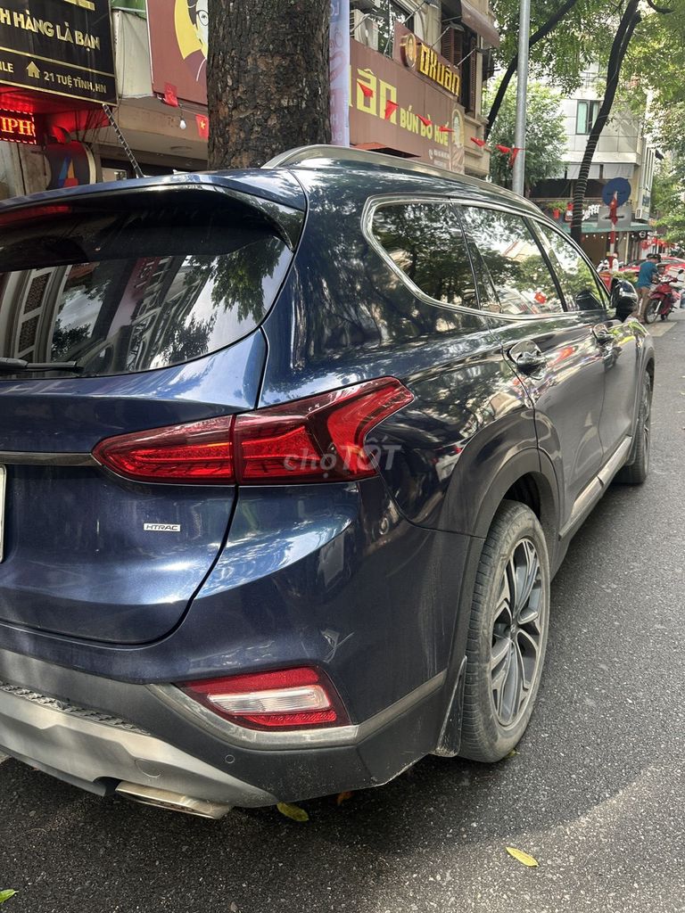 CC xe SantaFe 2019Premium 2.4L-12 vạn km biển HN. Mua bán Ô tô tại Quận Hoàn Kiếm Hà Nội được đăng bởi Lê Trang hình 2