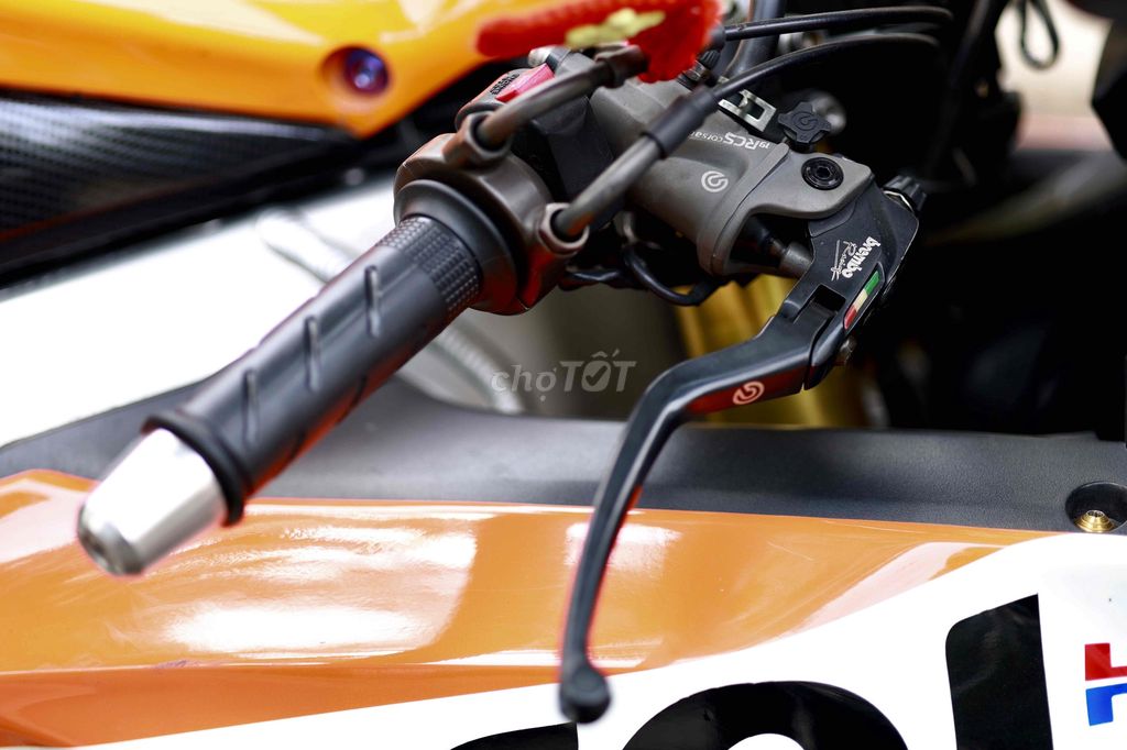 Honda CBR1000RR Repsol 2015 Model 2015. Mua bán Xe máy tại Quận Gò Vấp Tp Hồ Chí Minh được đăng bởi Hồng Brixton hình 6