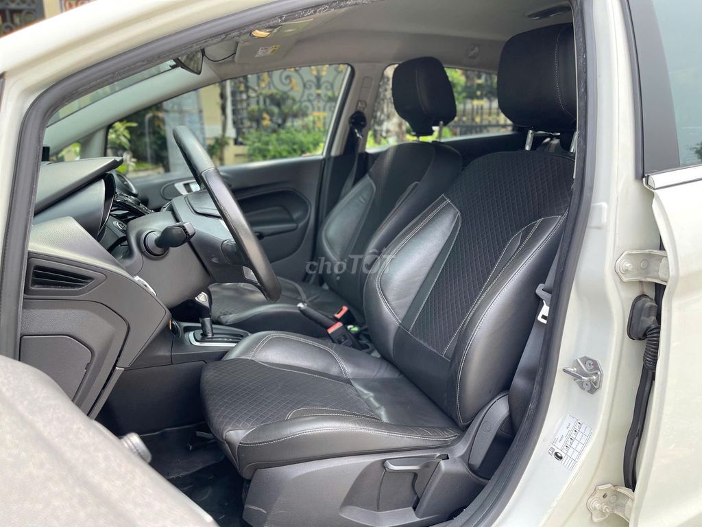 Ford Fiesta Sport 2016. Mua bán Ô tô tại Quận Long Biên Hà Nội được đăng bởi Long Biên Cars hình 11