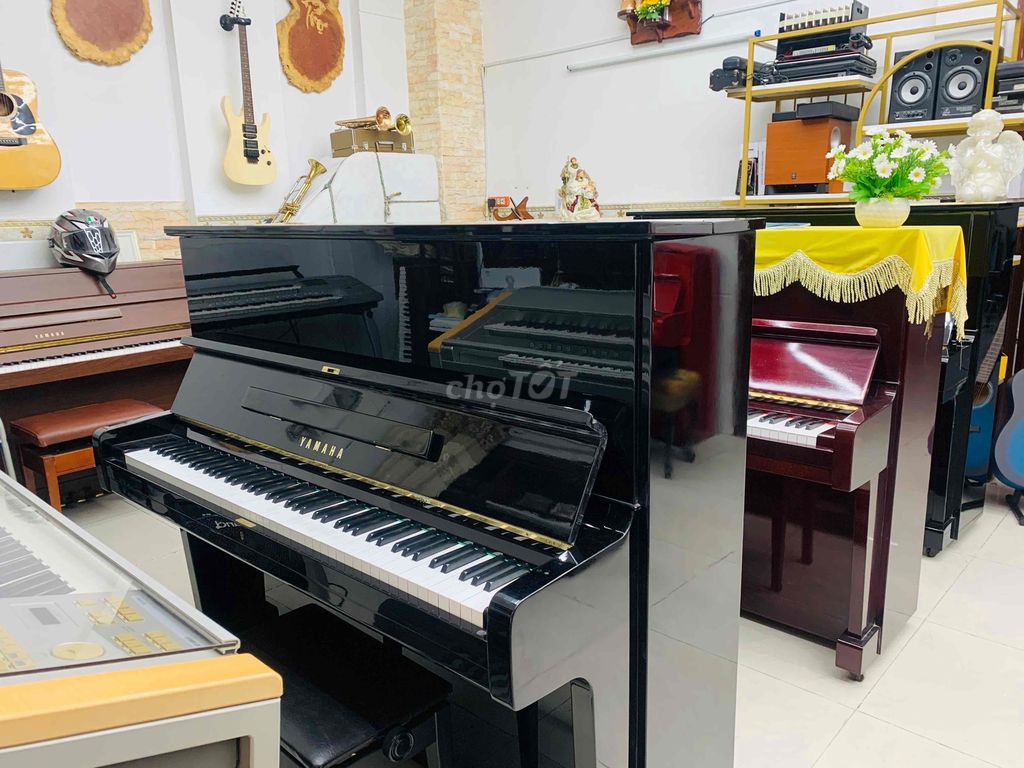 piano cơ yamaha u2 đón lễ