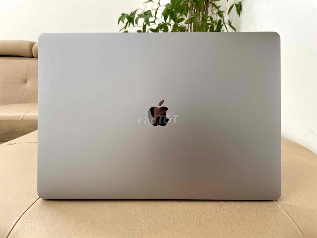 Macbook Pro 16” 2019 i9/32/512 Gray