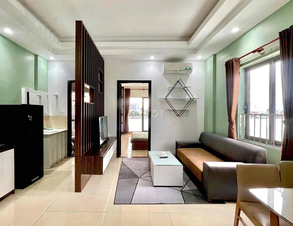 Căn hộ 1pn mặt tiền đường trần hưng đạo, tầng 5 view pháo hoa