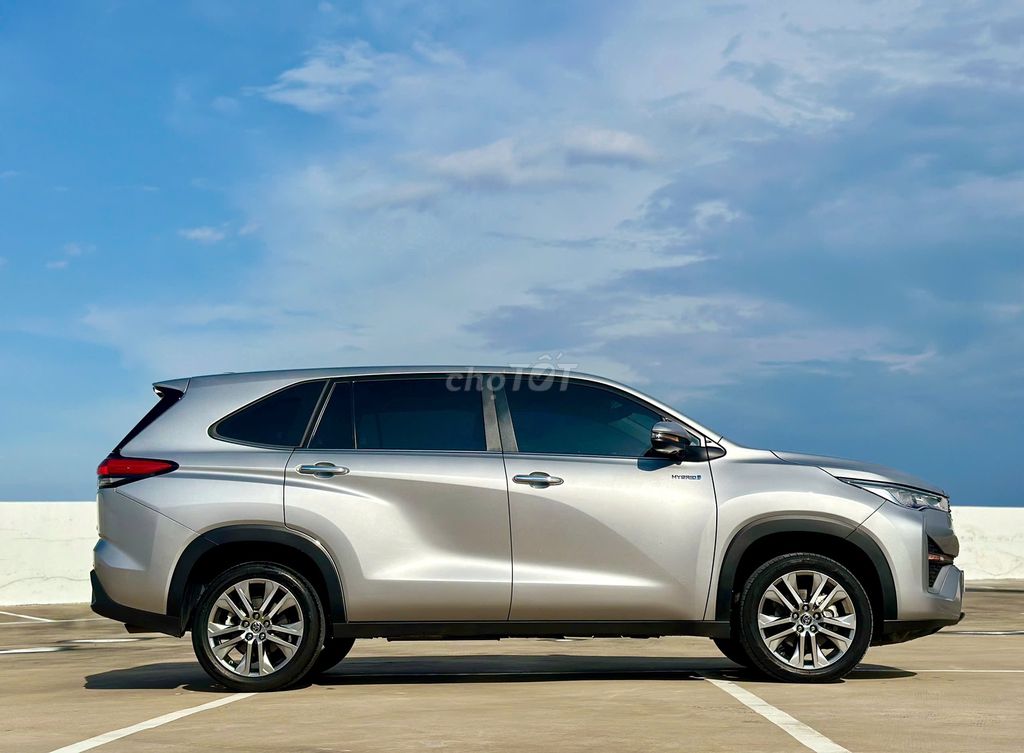 Toyota Innova Cross 2023 HEV - 34200 km. Mua bán Ô tô tại Huyện Châu Thành Bến Tre được đăng bởi Toyota Sure Bến Tre Xe Đã Qua Sử Dụng Chính Hãng hình 5
