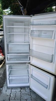 Cần Bán tủ lạnh panasonic 290lit tủ còn mới đẹp. Mua bán Tủ lạnh tại Quận Cẩm Lệ Đà Nẵng được đăng bởi Thanh Thanh 