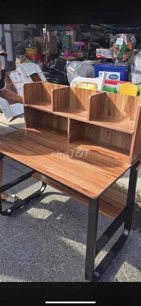 Bàn học Gỗ công nghiệp Sắt Bắc Âu Kệ sách. Mua bán Nội thất, đồ gia dụng khác tại Thành phố Huế Thừa Thiên Huế được đăng bởi Thuý Hồng hình 1