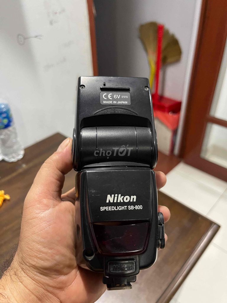 nikon D700 kèm lens và đèn flash còn mới