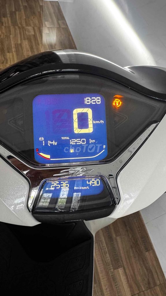 SH 125 ABS OD 12K KM XE ĐẬU ÍT CHẠY CHÍNH CHỦ. Mua bán Xe máy tại Thị xã Bình Minh Vĩnh Long được đăng bởi Nam hình 2