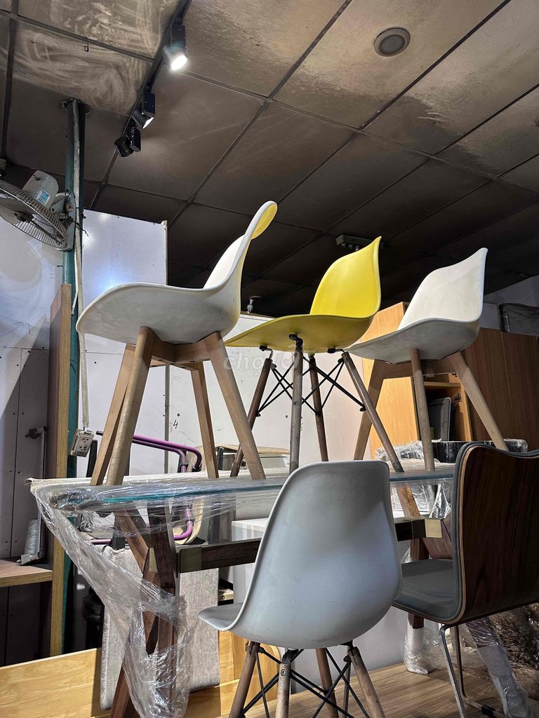 Ghế Gỗ Nhựa Trắng Vàng Đen Đã sử dụng. Mua bán Bàn ghế tại Quận 8 Tp Hồ Chí Minh được đăng bởi Tiệm đồ thanh lý giá rẻ Quận 8 hình 1