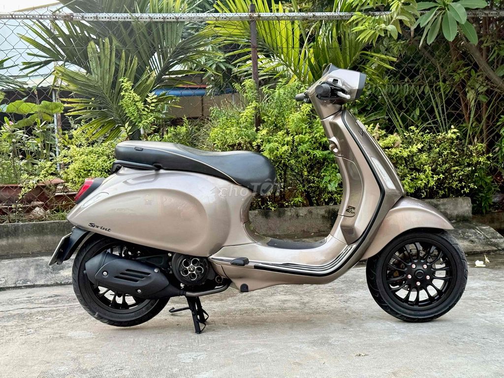Piaggio Vespa Sprint 125 2015 Nâu 20000 km. Mua bán Xe máy tại Quận Bình Tân Tp Hồ Chí Minh được đăng bởi Hoàng Tuấn hình 9