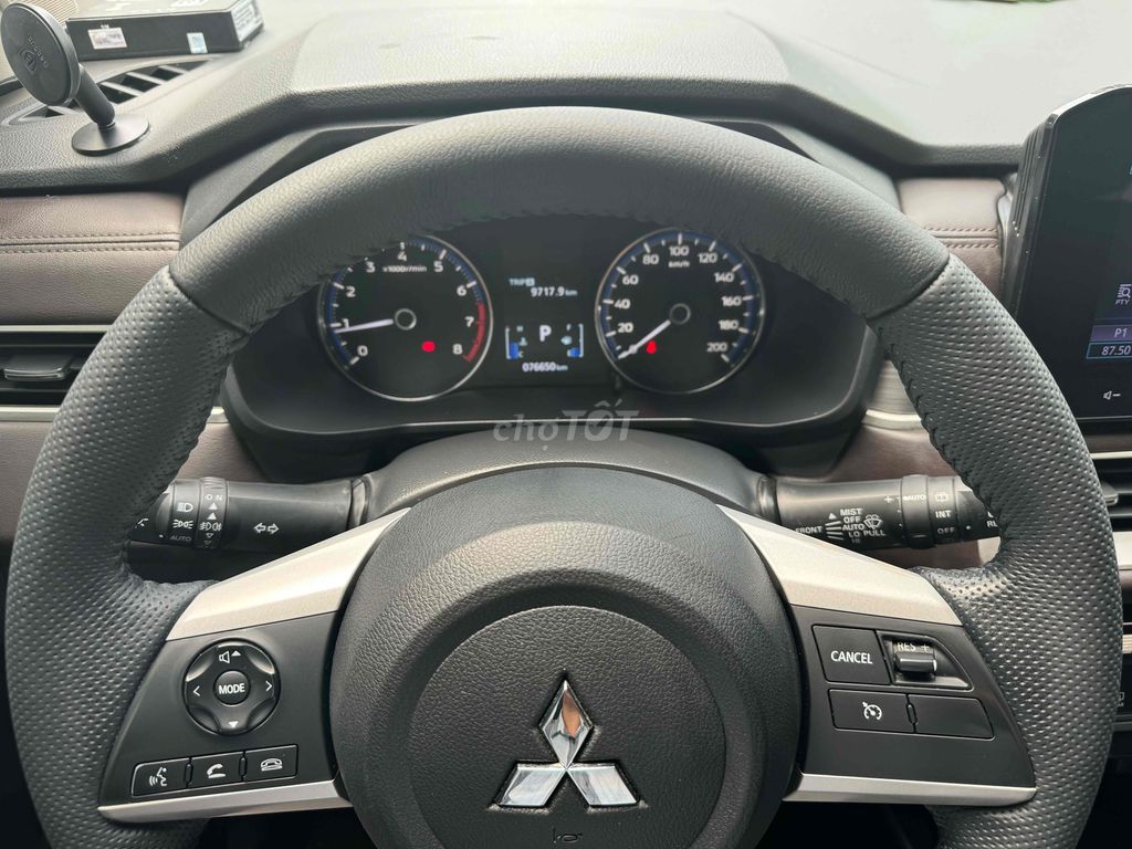 Mitsubishi Xpander 2023 AT Premium - 76000 km