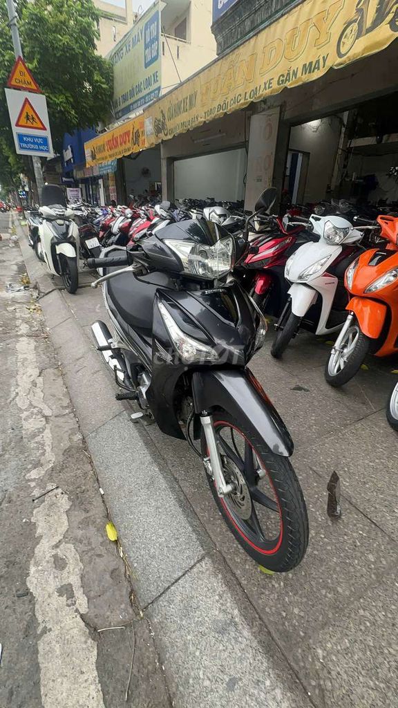 Honda Future mập Fi 2016 Черный, состояние 98% новый