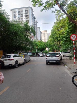Phân lô, ô tô tránh vỉa hè kinh doanh tại Trung Văn- Từ Liêm. Mua bán nhà ở tại Quận Nam Từ Liêm Hà Nội được đăng bởi TRAN PHONG THAI