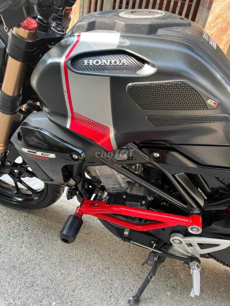 HONDA CB150R ABS FI cuối chót biển 29 Xe lướt mới. Mua bán Xe máy tại Quận Cầu Giấy Hà Nội được đăng bởi Tong motor xe may hình 4