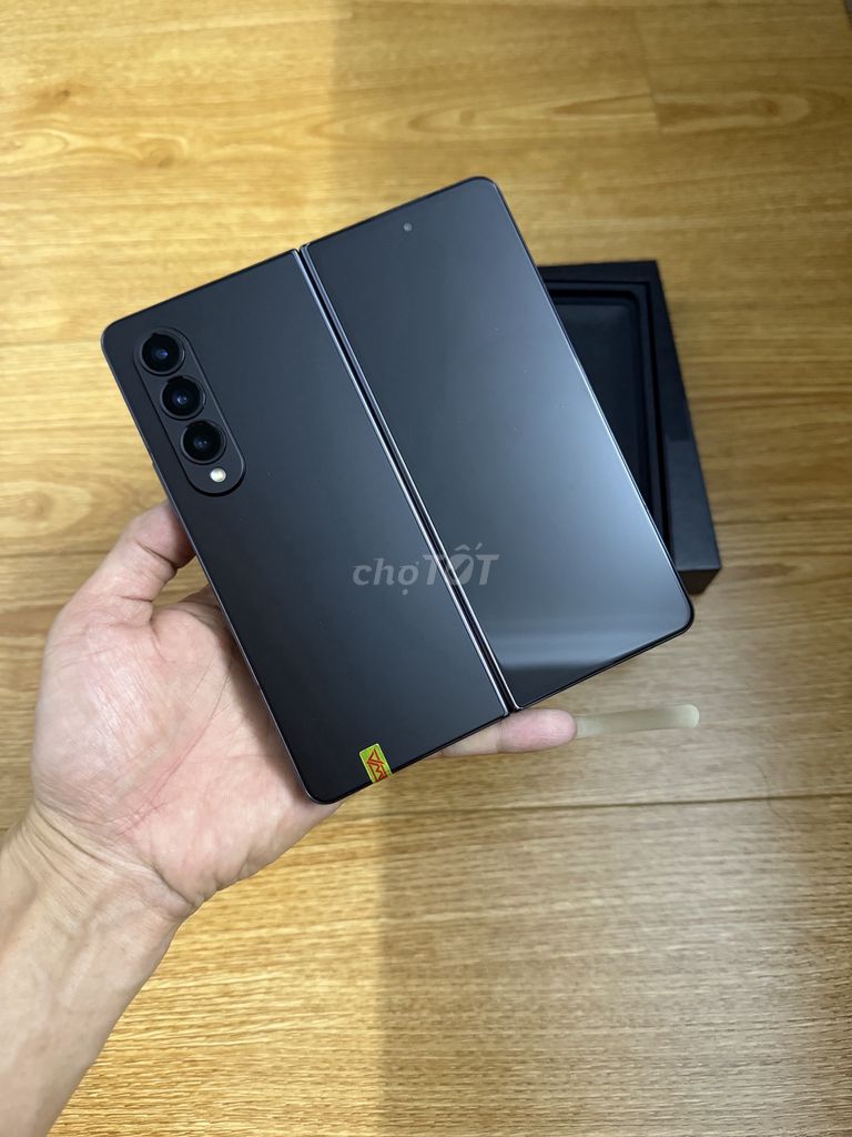 Z Fold4 Fulbox như mới zin chất. Mua bán Điện thoại tại Quận Thanh Xuân Hà Nội được đăng bởi Vinh Râu Samsung hình 1