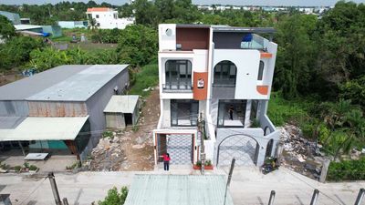 VILLA SÂN VƯỜN MẶT TIỀN ĐƯỜNG 197M2 CÁCH CHỢ BÌNH CHÁNH 5KM. Mua bán nhà ở tại Huyện Cần Đước Long An được đăng bởi Vũ Thiên