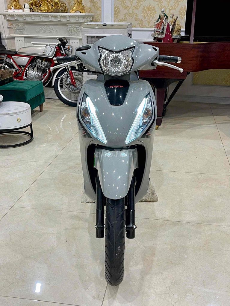 XE MÁY 68 - Honda Vision 2024 Xi Măng Lướt. Mua bán Xe máy tại Quận Hai Bà Trưng Hà Nội được đăng bởi Đức Anh hình 1