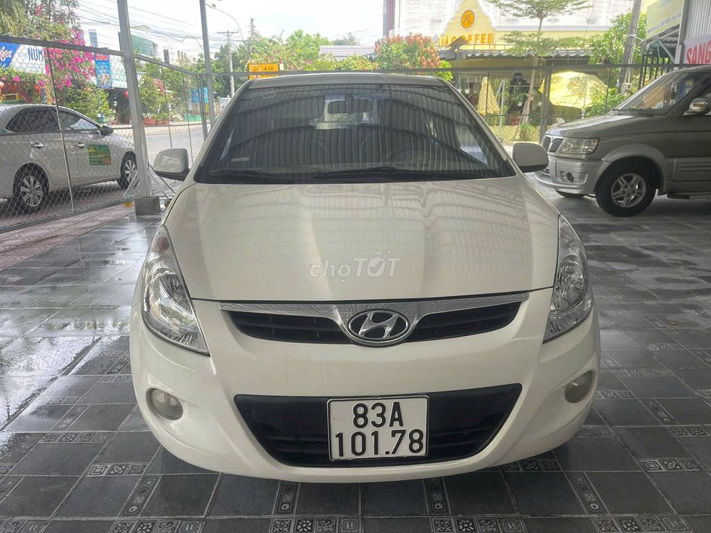 Hyundai i20 2010 1.4 AT - 150000 km