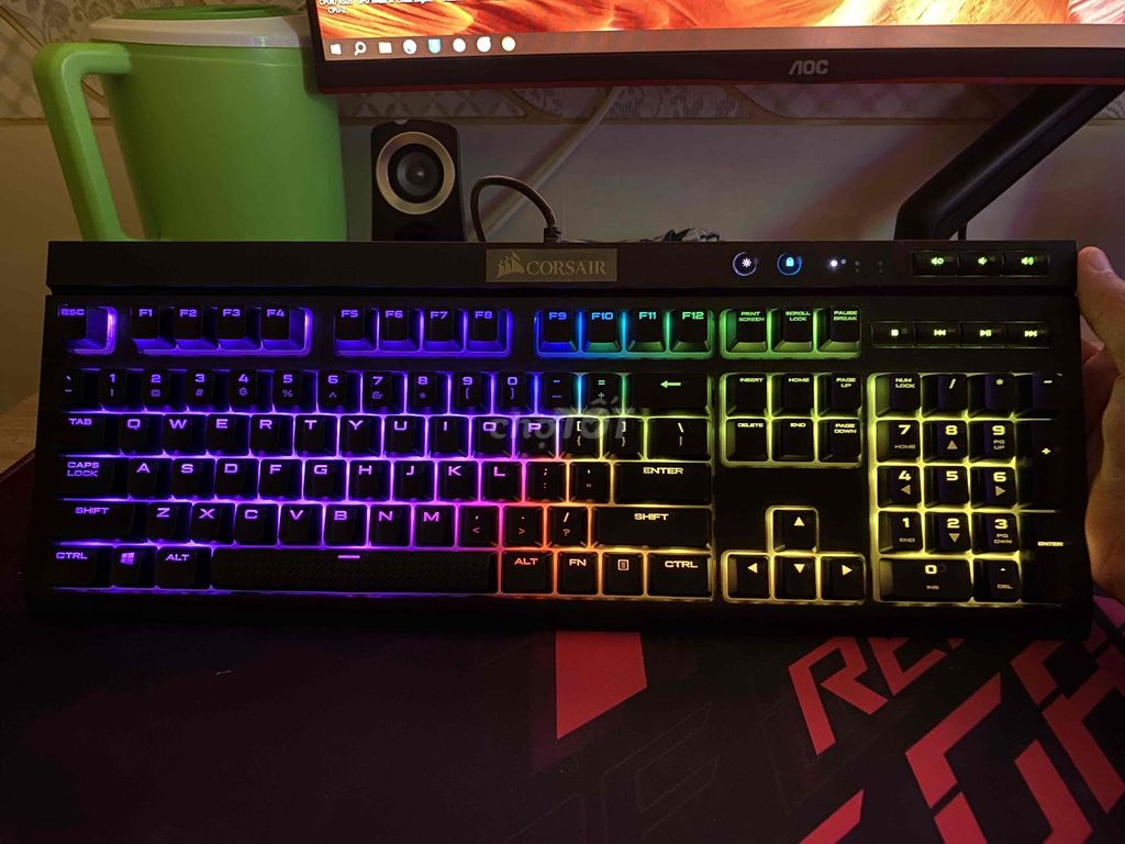 Bàn phím cơ Corsair K68 RGB Red Switch