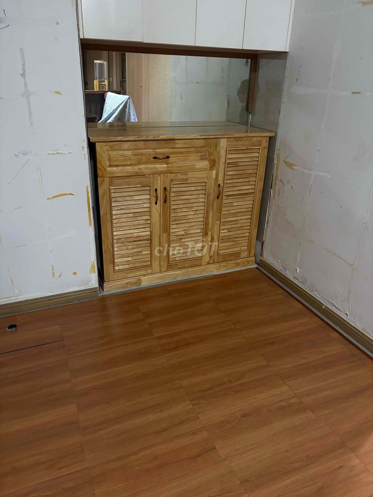 Tủ giày gỗ cao su Vàng gỗ 1m2x1m. Mua bán Tủ, kệ gia đình tại Thành phố Thủ Đức Tp Hồ Chí Minh được đăng bởi Hằng Hằng Phú hình 1