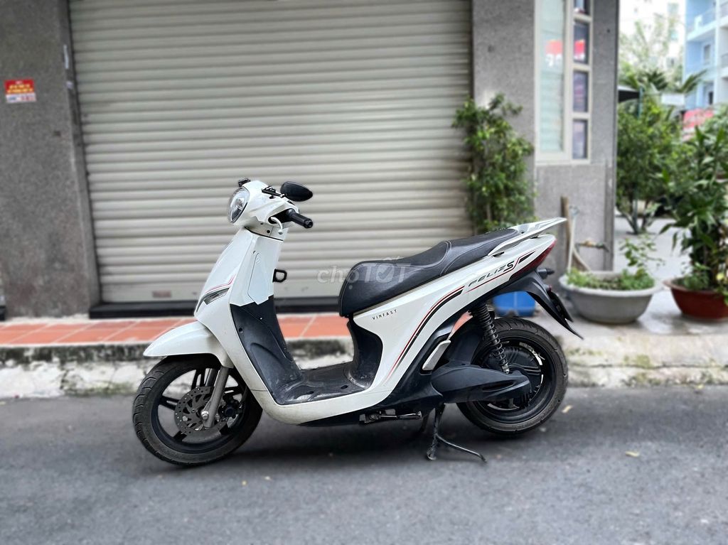Xe máy điện VinFast Feliz S 2022 Trắng. Mua bán Xe điện tại Quận Tân Bình Tp Hồ Chí Minh được đăng bởi EVBATTERY hình 6