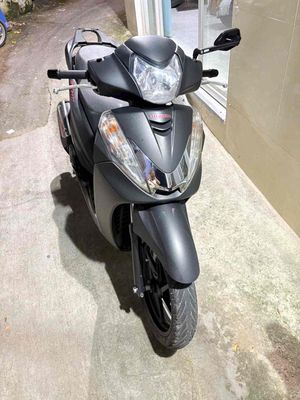 Honda SH nhập Ý 300i . Date 2014 Dk 2015 chính chủ. Mua bán Xe máy tại Thành phố Biên Hòa Đồng Nai được đăng bởi Oanh Hoang