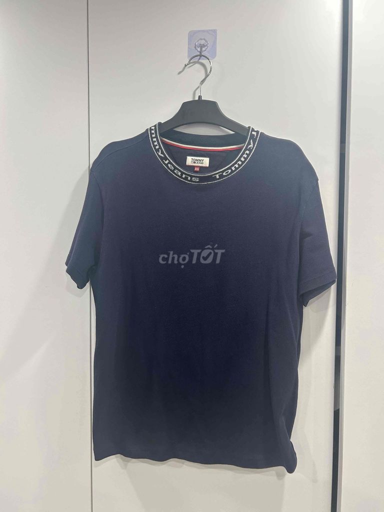 Áo thun Tommy Jeans Cotton Xanh navy XS. Mua bán Quần áo tại Quận Bắc Từ Liêm Hà Nội được đăng bởi vivuthrift hình 1