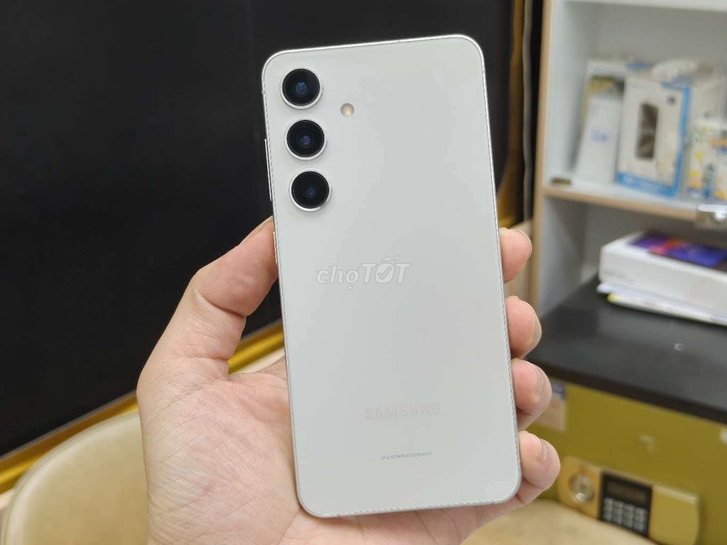 Samsung S24 5G 256GB Bạc 99% chính hãng SSVN 2 sim. Mua bán Điện thoại tại Quận Hai Bà Trưng Hà Nội được đăng bởi Boss Mobile hình 1