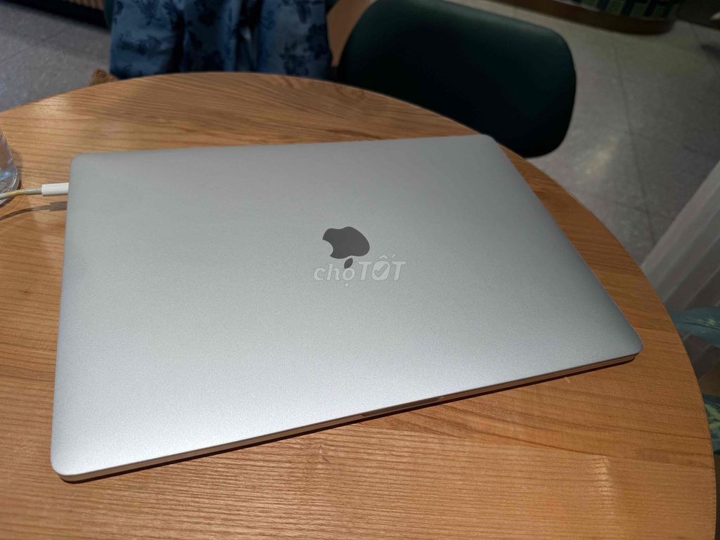🔥 **MACBOOK PRO 2018 15-INCH – GIÁ 8TR7** 🔥  💻 Mac. Mua bán Laptop tại Quận Gò Vấp Tp Hồ Chí Minh được đăng bởi thị thanh ngân lê hình 1