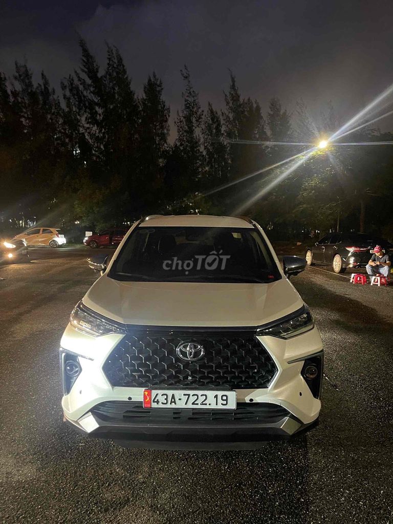 Toyota Veloz Cross bản Top mới chạy 27000 km